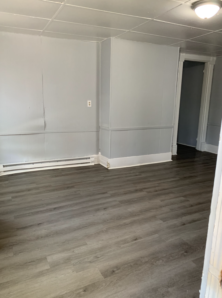 27 Davis Ave #27 - Photo 4 of 9