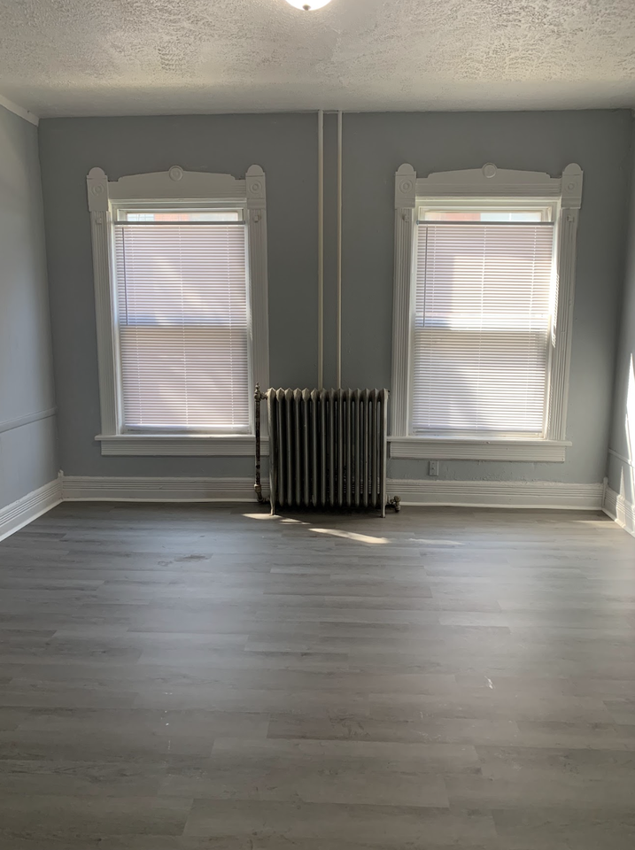 27 Davis Ave #27 - Photo 5 of 9