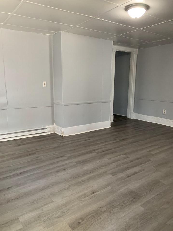 27 Davis Ave #27 - Photo 6 of 9