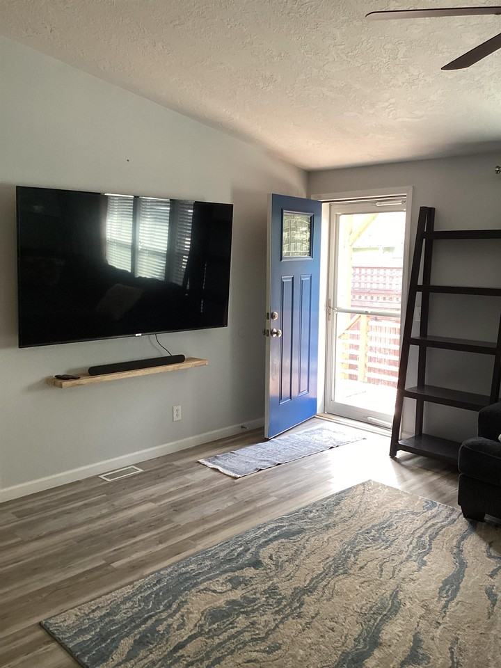 250 Southwest 30th Street #1 - Photo 2 of 20