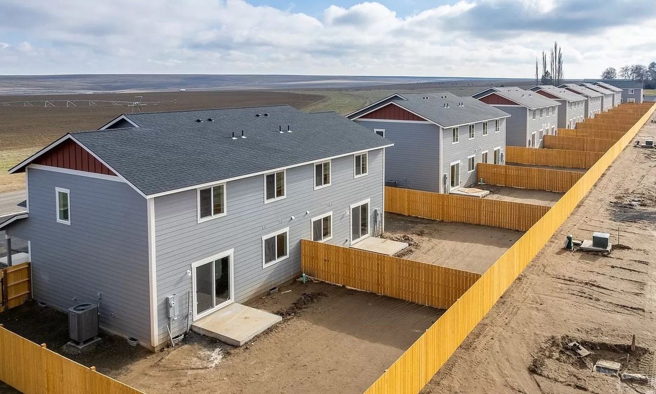 501-503 W Pine Ave. - Photo 2 of 31