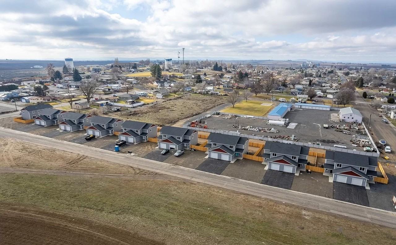 501-503 W Pine Ave. - Photo 4 of 31