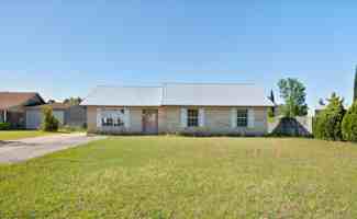 featured image of 756 Melissa Dr #1