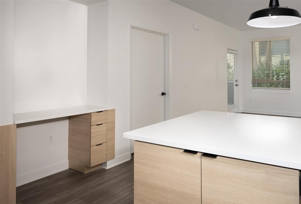 4121 Radford Ave - Photo 4 of 50