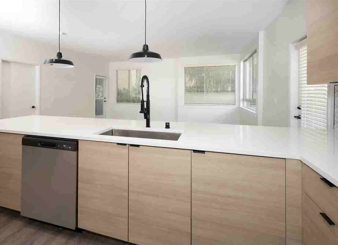 4121 Radford Ave - Photo 5 of 50