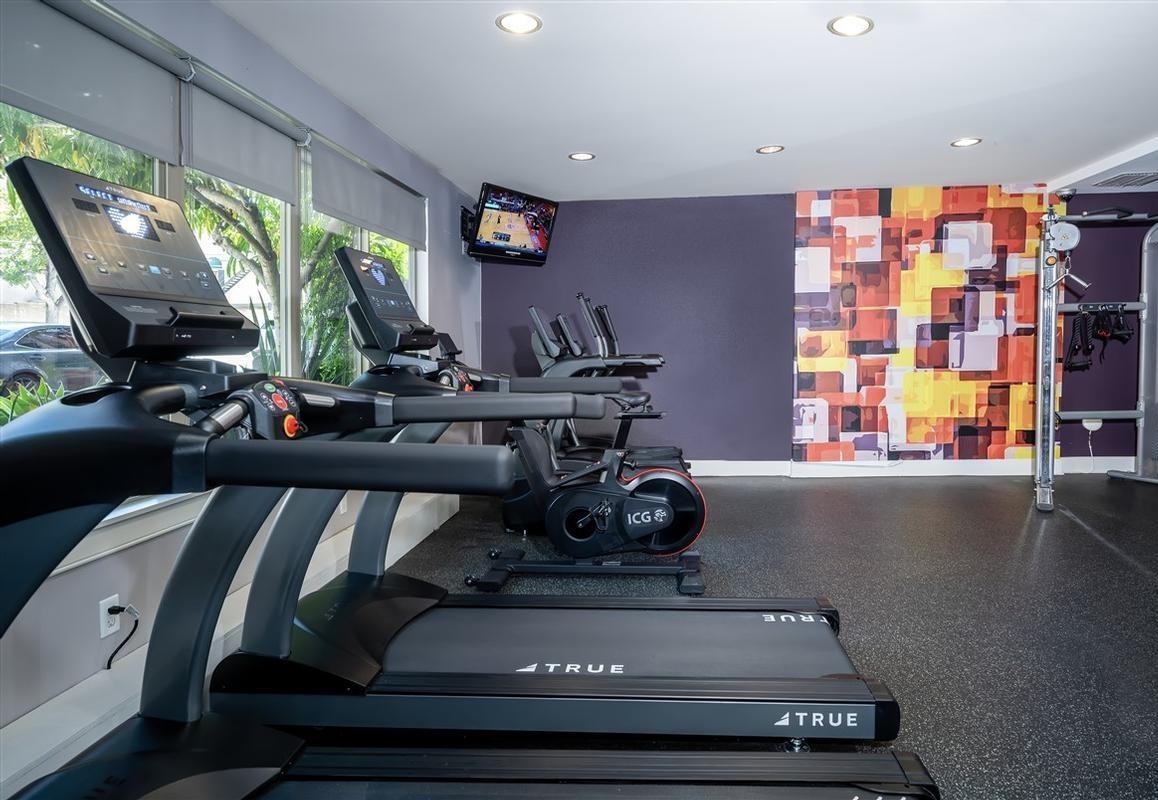 4121 Radford Avenue - Photo 4 of 5