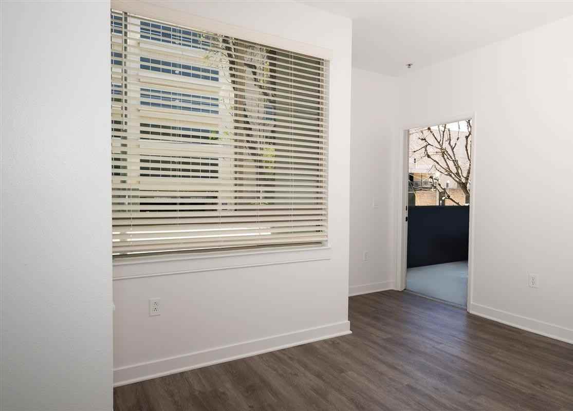 4121 Radford Ave - Photo 4 of 50