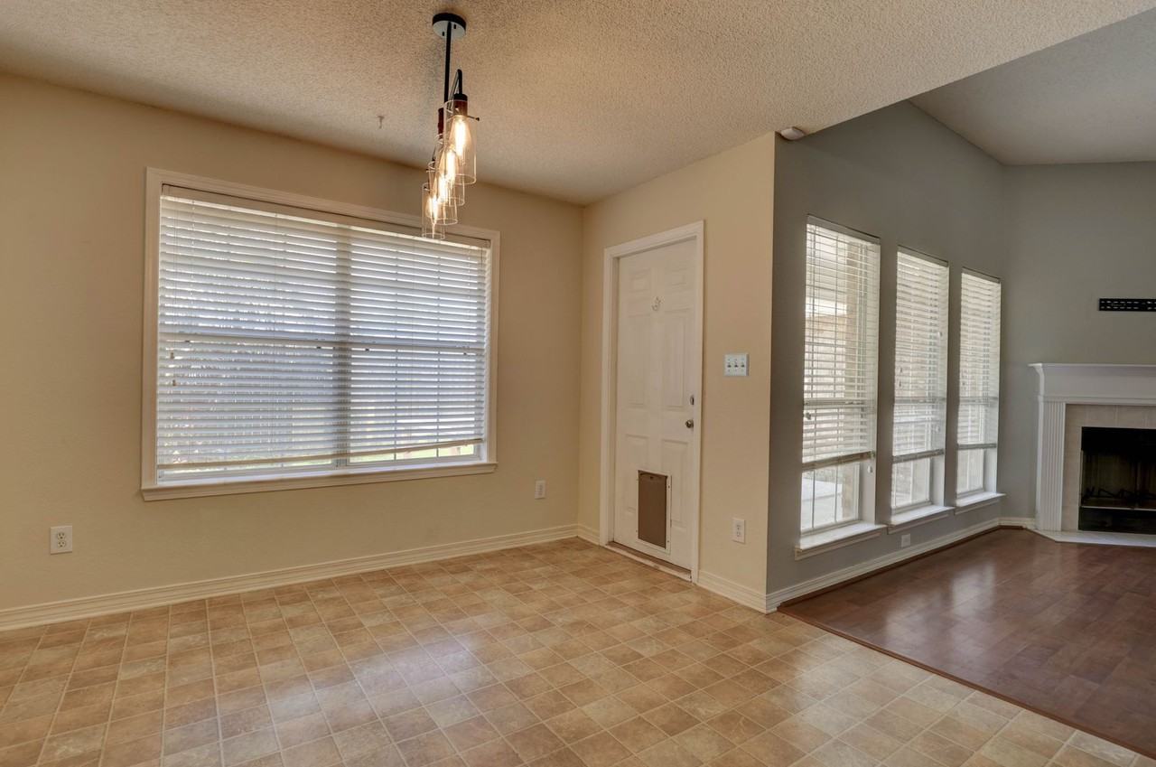 8045 Deerwood Dr - Photo 6 of 18