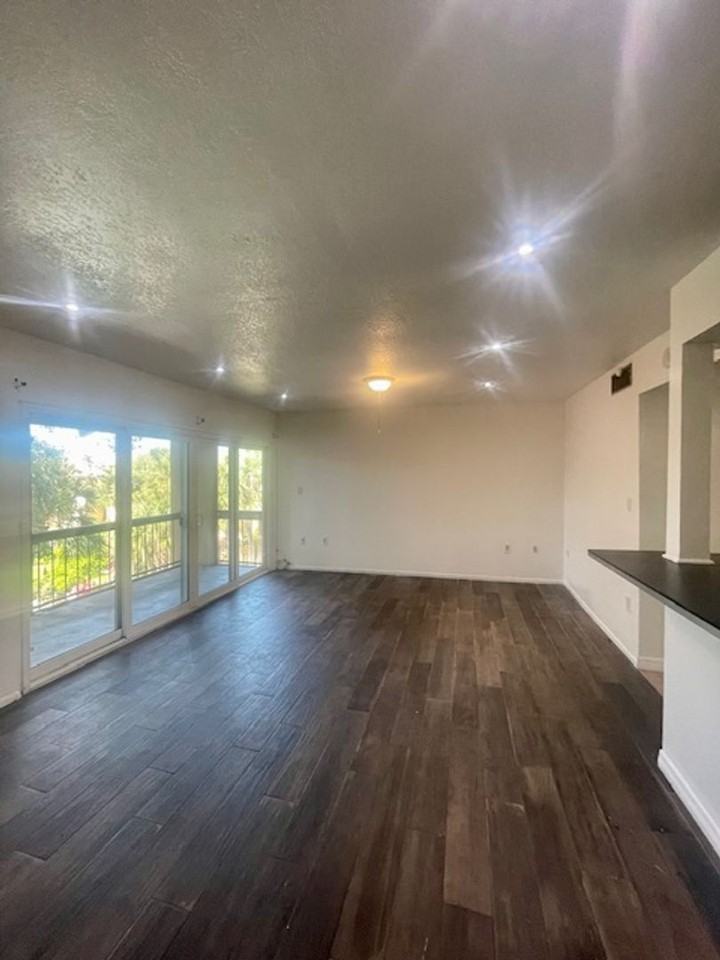 600 Orange Dr - Photo 4 of 24