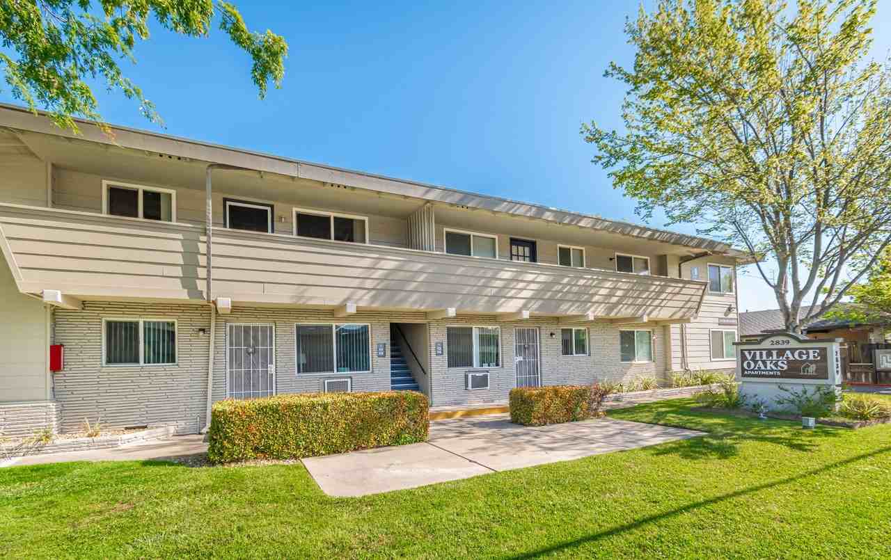 2839 Marconi Ave - Photo 3 of 6