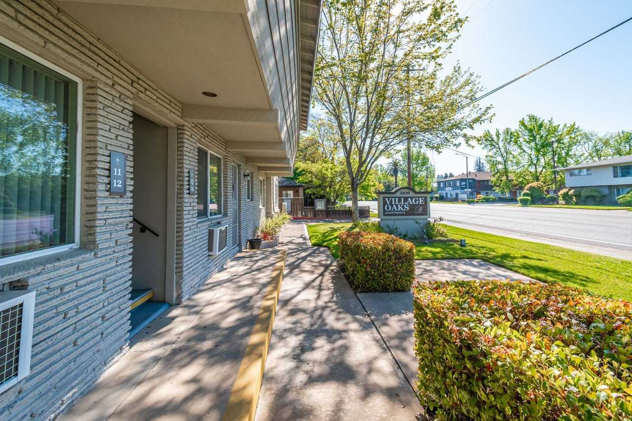 2839 Marconi Ave - Photo 5 of 6