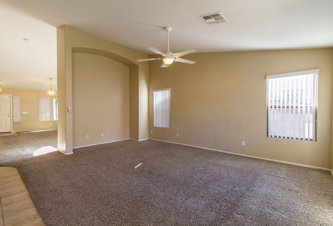 1524 S 159th Ave - Photo 3 of 26