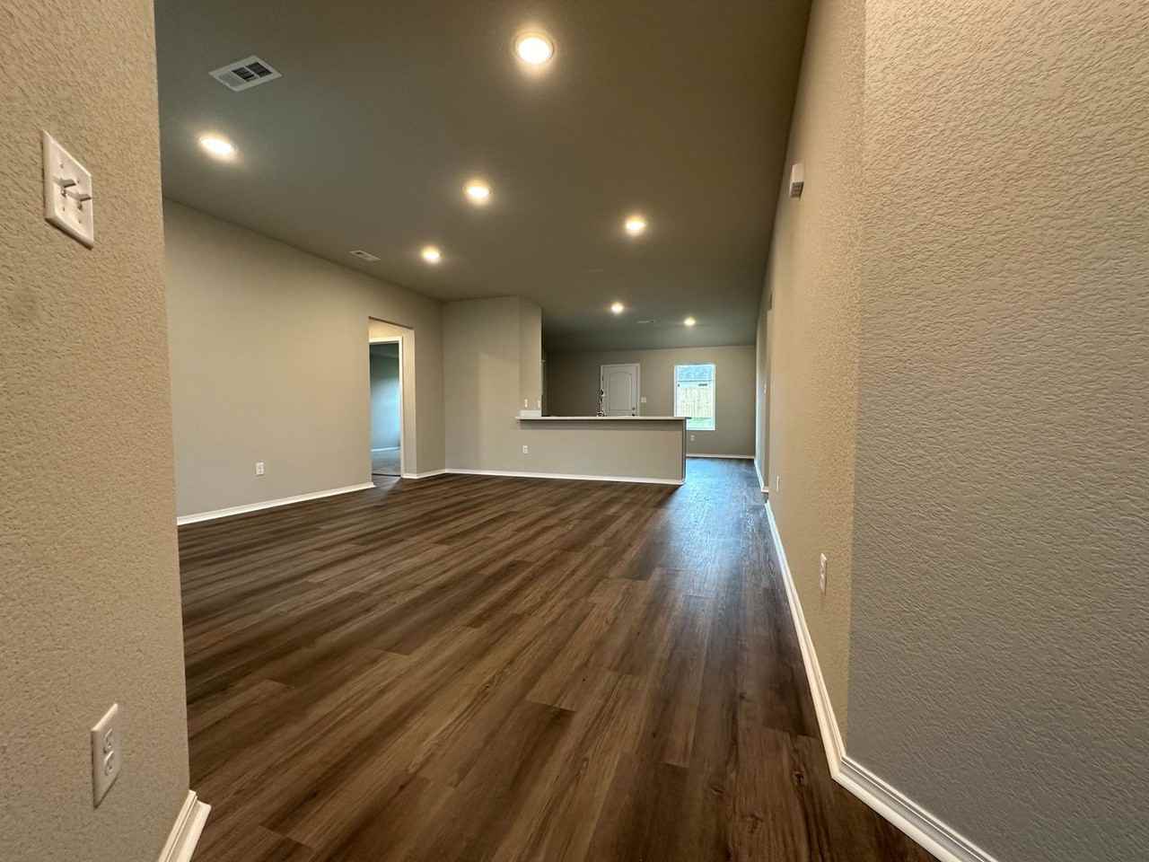 4 Curly Leaf Ln - Photo 5 of 24