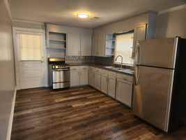 featured image of 1 W Faris Rd