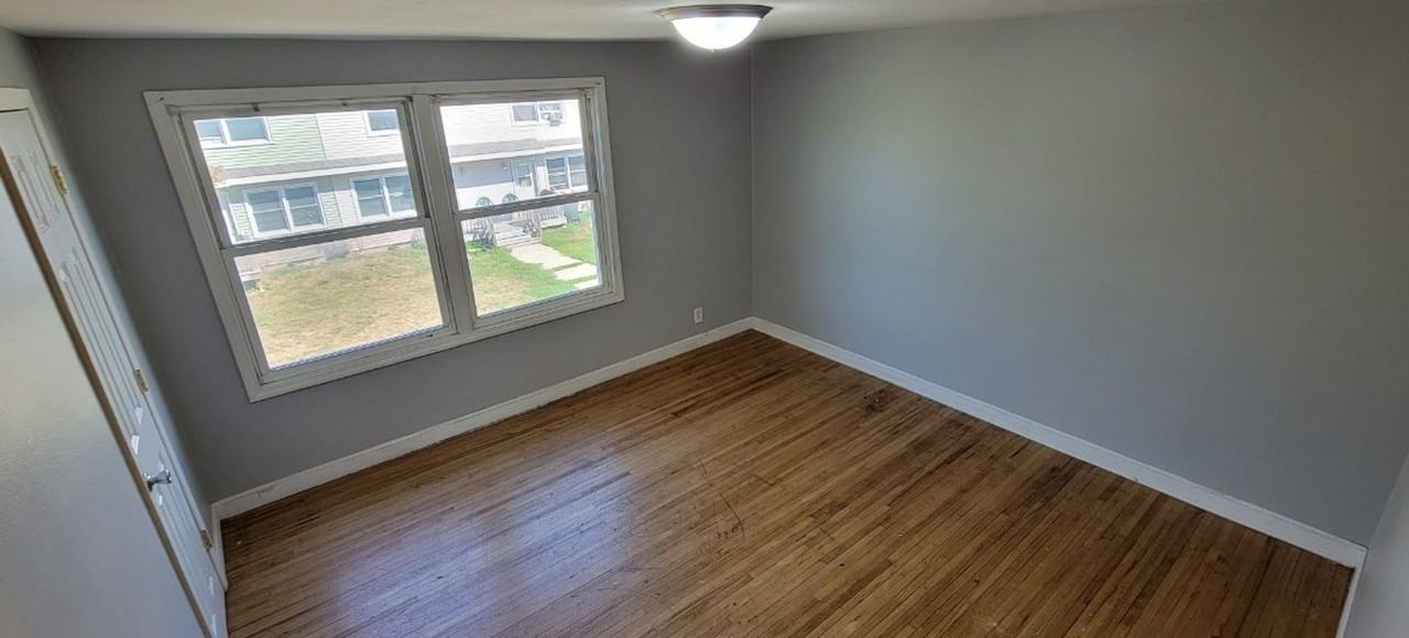 1242 W Mullan Ave - Photo 6 of 7