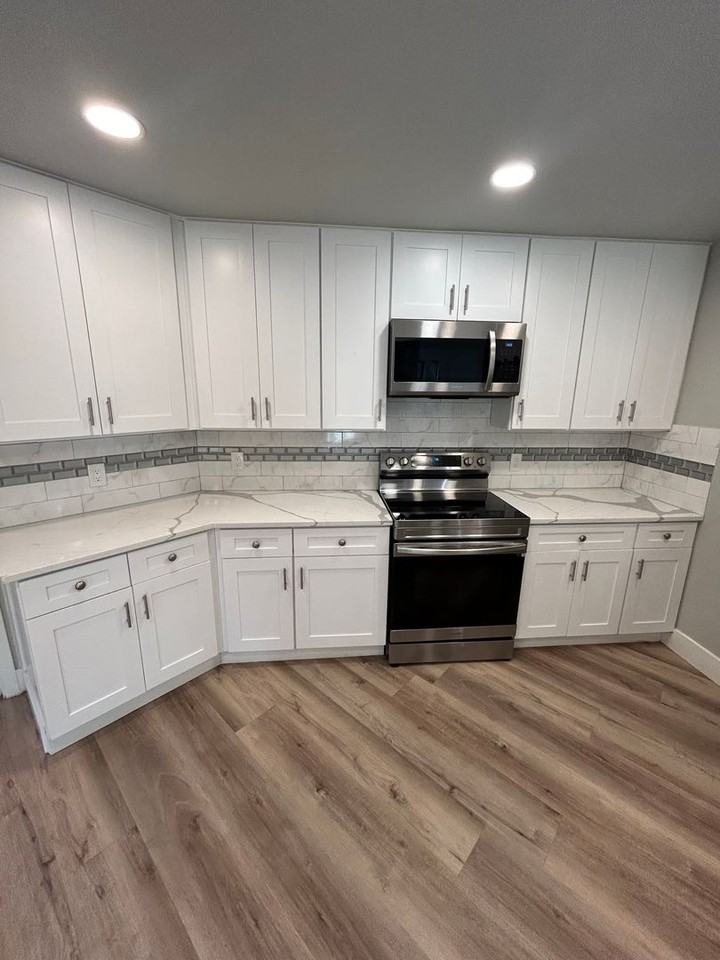 10666 Pagewood Dr - Photo 2 of 32