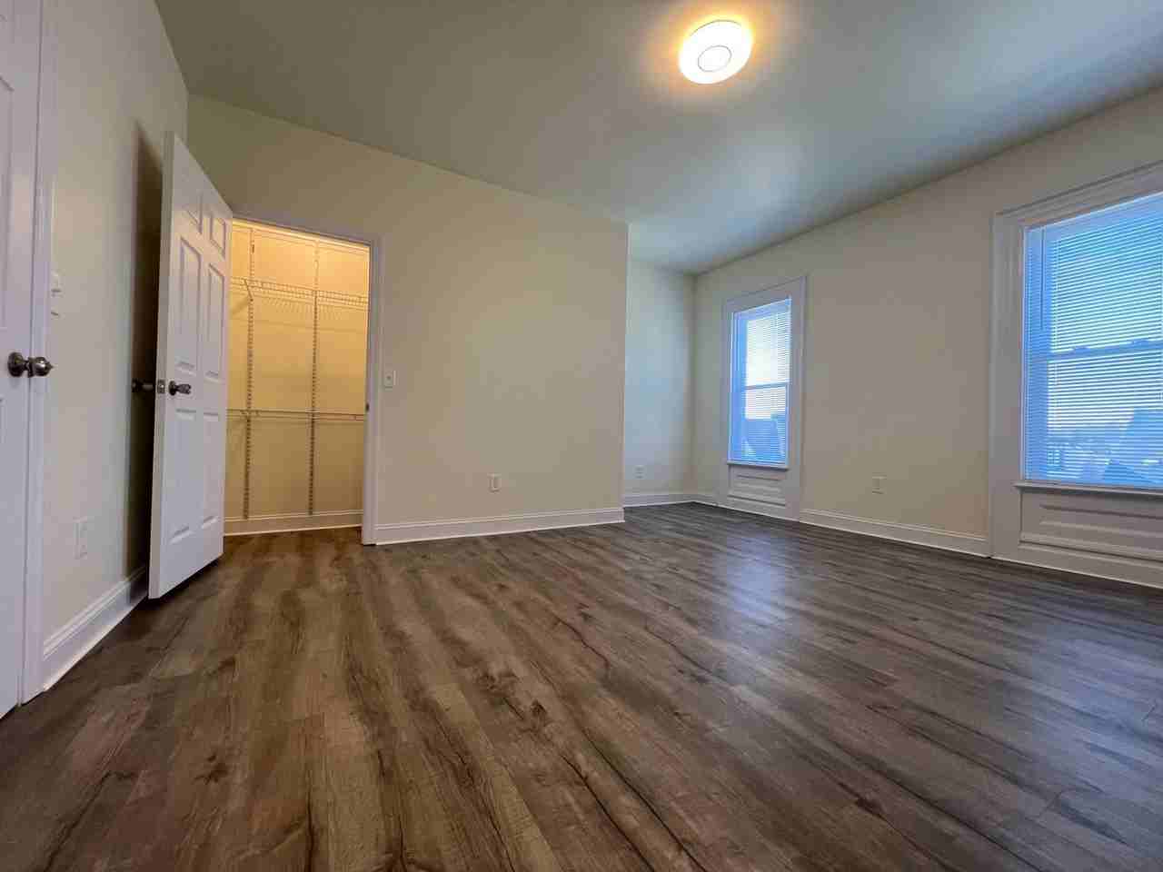 2217 Spring St Fl 2 - Photo 3 of 25