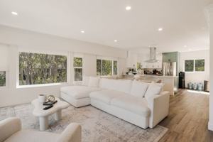 featured image of 527 S Barrington Ave