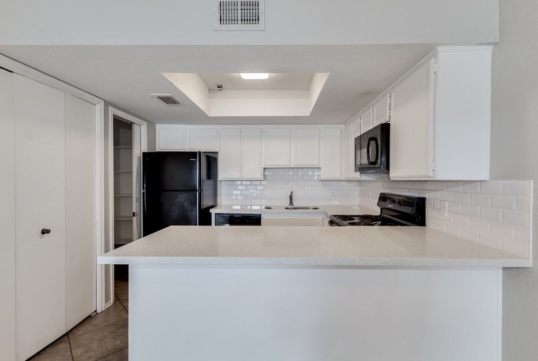 2145 E Center Ln #2 - Photo 4 of 20