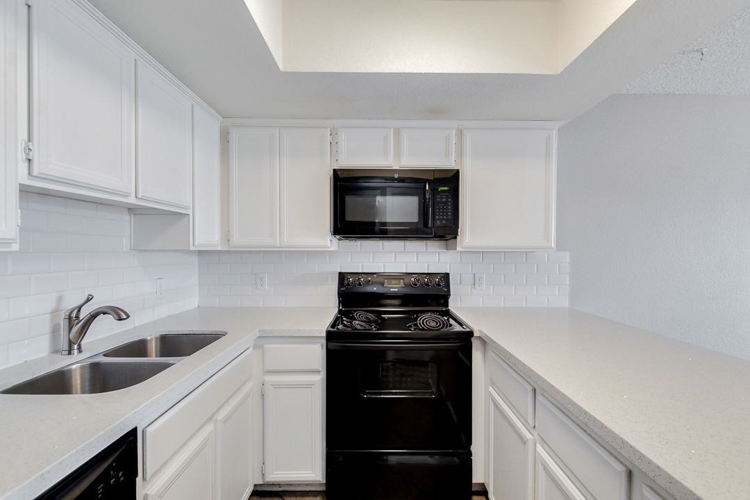 2145 E Center Ln #2 - Photo 5 of 20