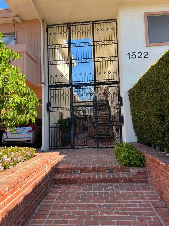 1522 S Centinela Ave - Photo 2 of 12