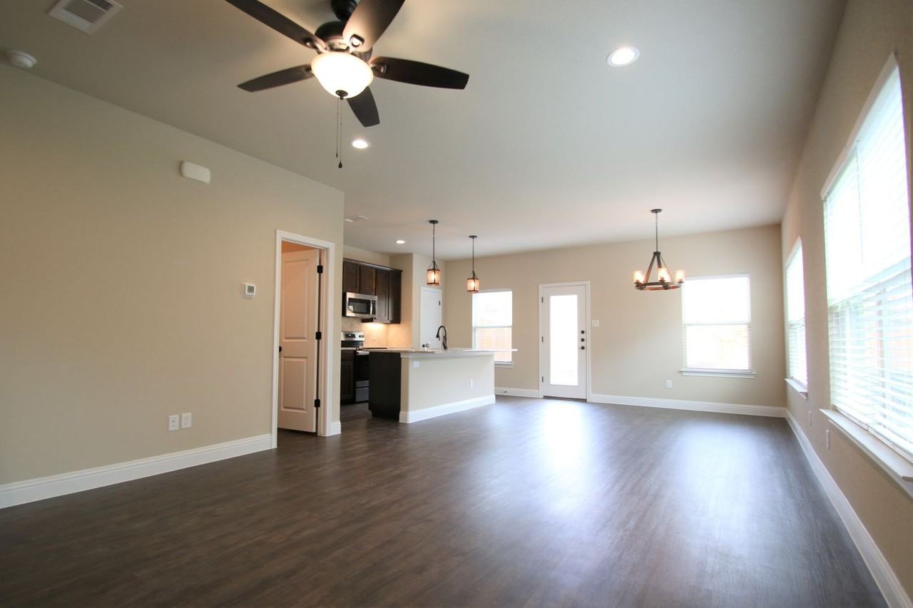 817-819 Jameson - Photo 3 of 17