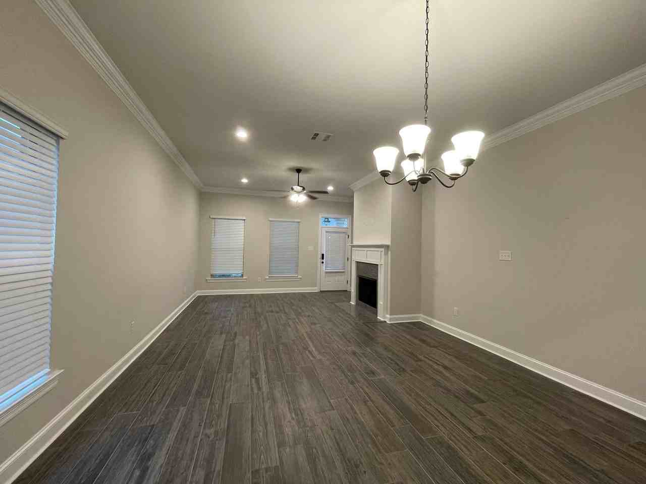 161 Lake Breeze Dr - Photo 2 of 22