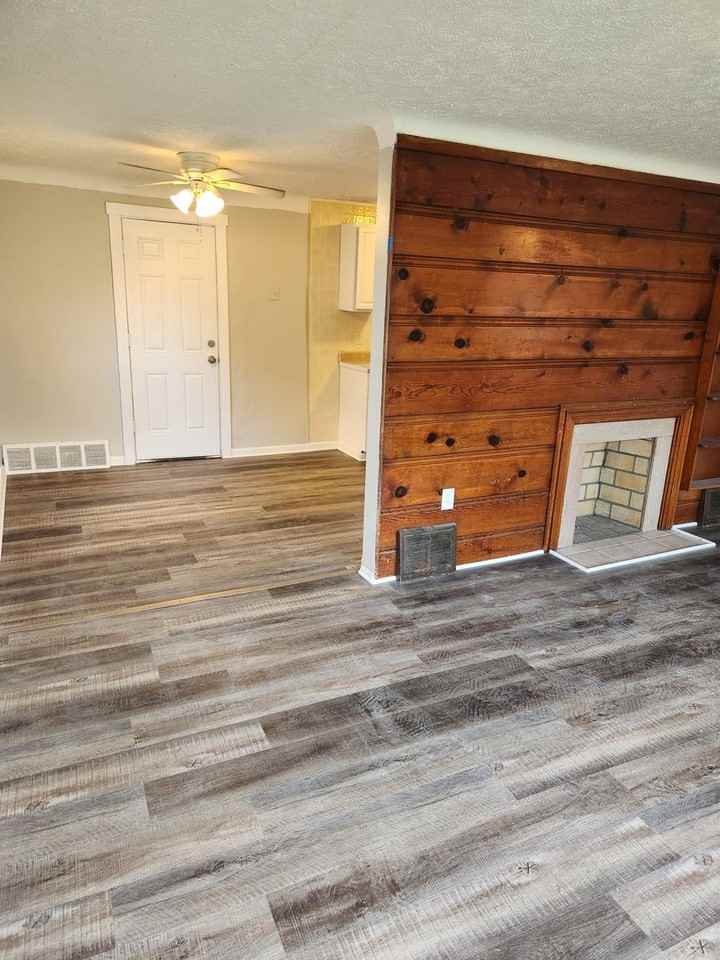 22370 Tracy Ave - Photo 4 of 15
