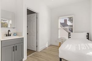 featured image of 1740 Kelton Ave