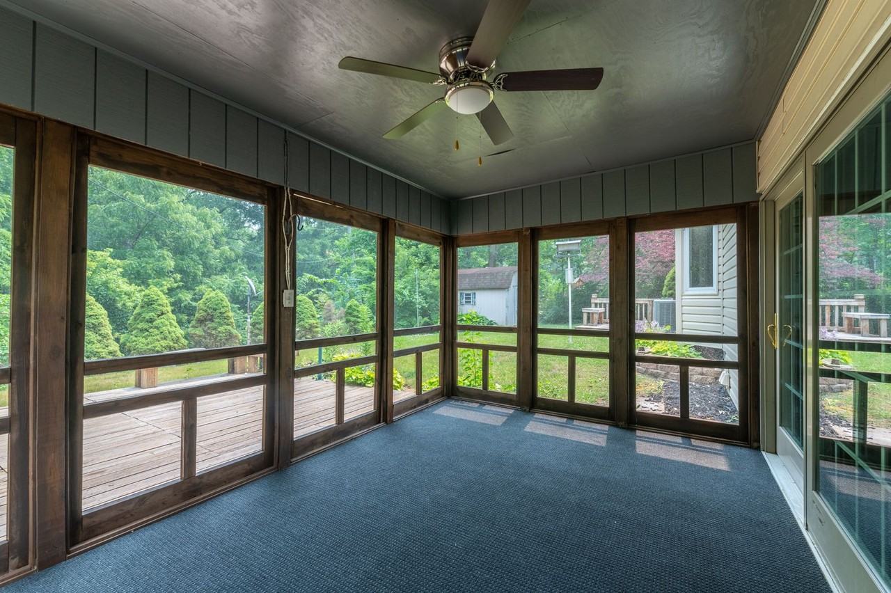 1613 E 4th St - Photo 3 of 26