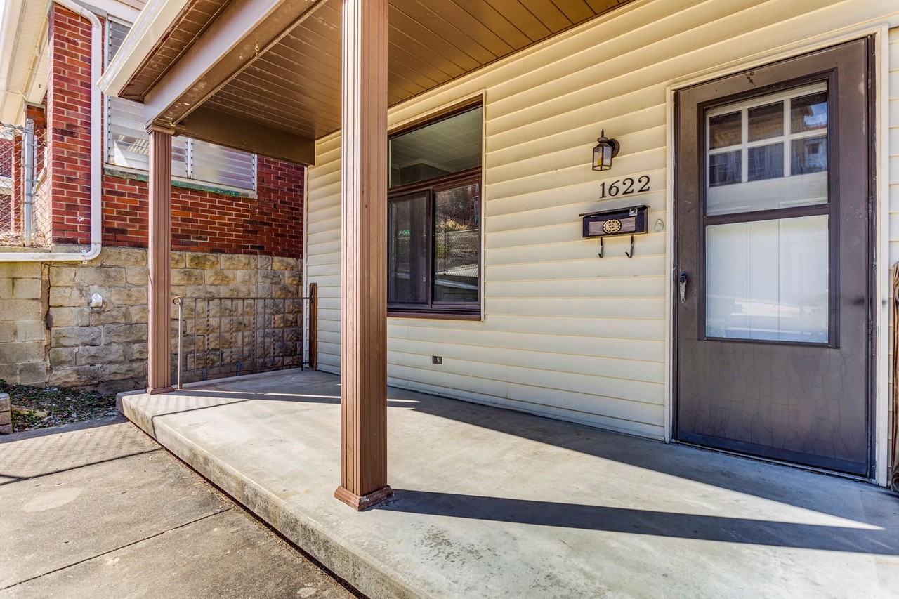 1622 Westmont Ave - Photo 4 of 36