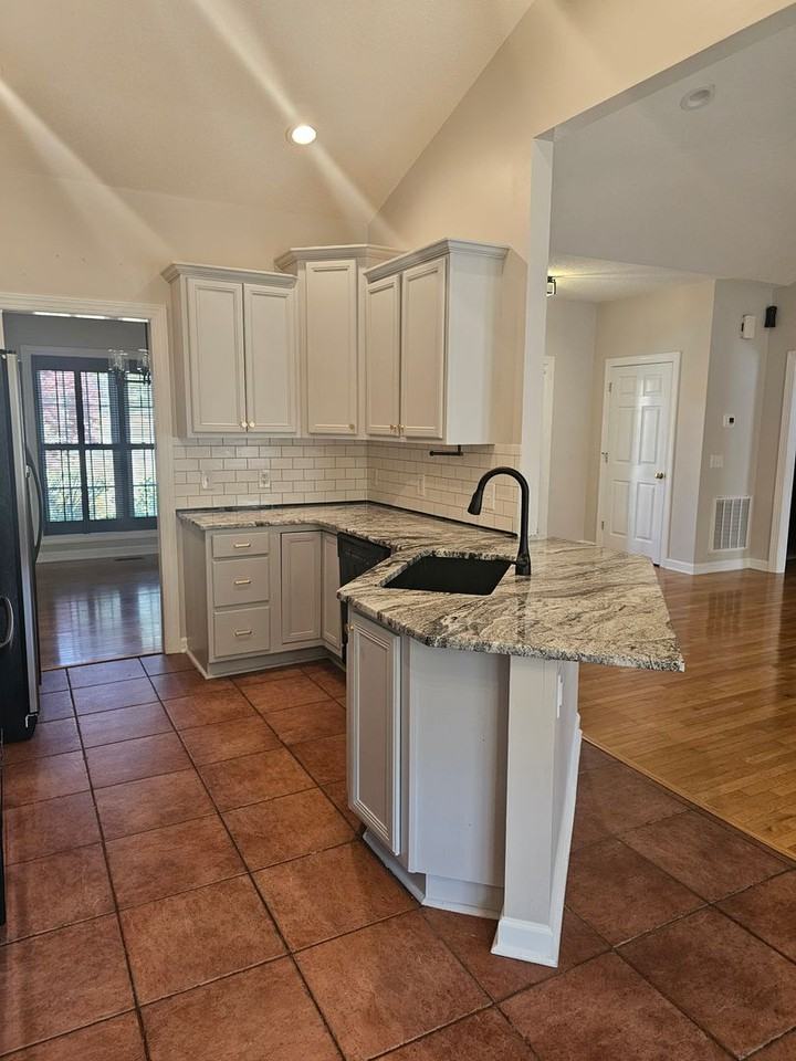 140 Patricia Ct - Photo 6 of 20