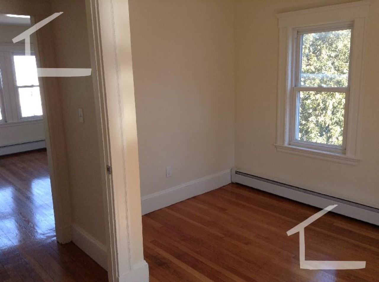 75 Gardena St - Photo 5 of 14
