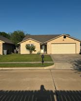 2416 Sw 44th St - Photo 1 of 1