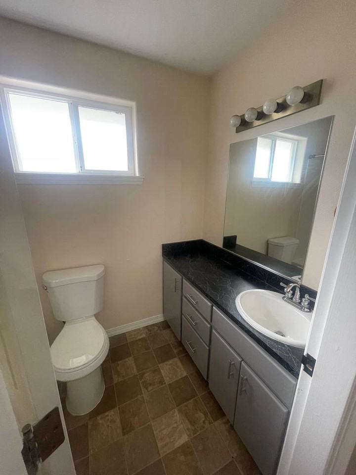 2726 South 12th Street - Photo 6 of 17