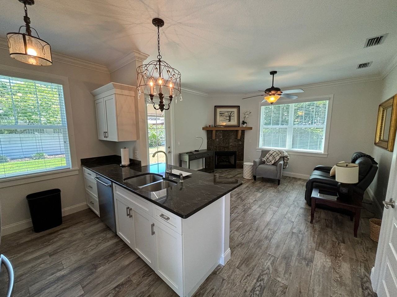 1415 S 8th St - Photo 3 of 12