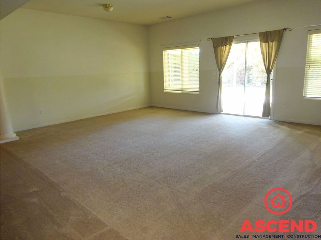 11605 San Miniato Ave - Photo 2 of 13