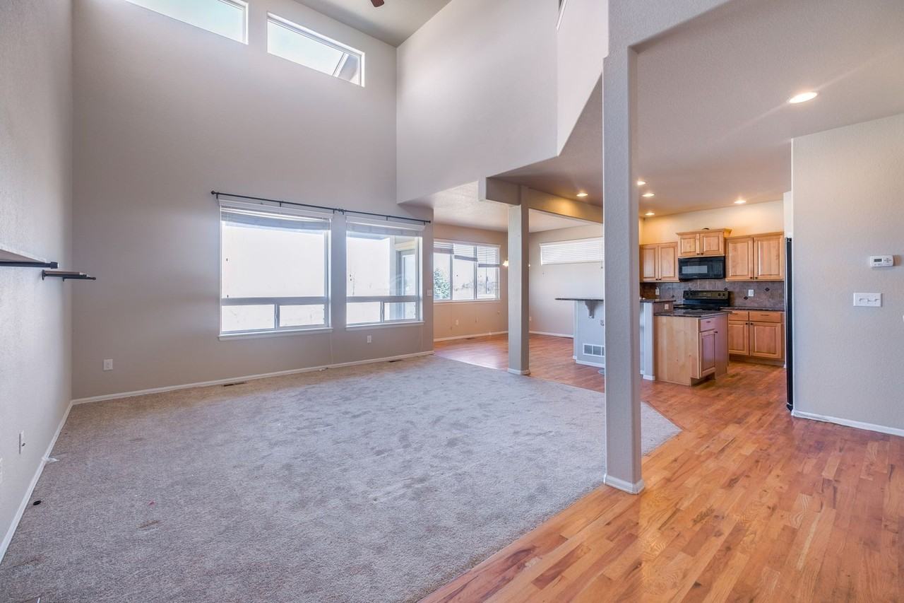 2802 Denver Dr - Photo 2 of 23