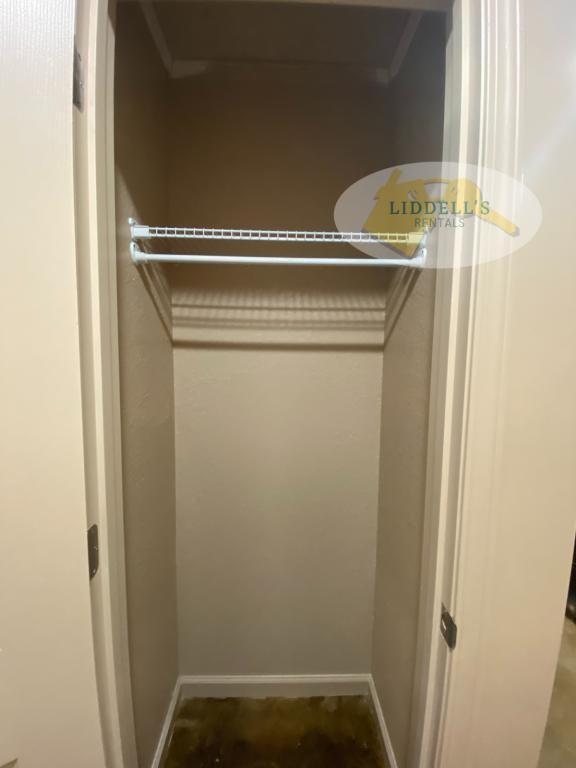 416 W Locust St - Photo 3 of 18