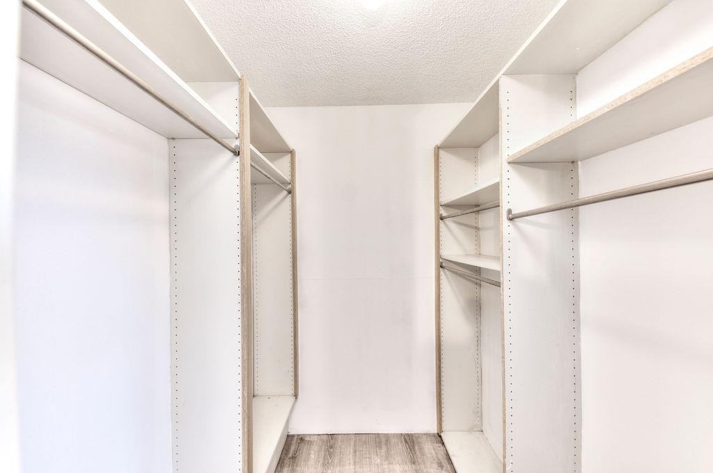 5731 57th Way - Photo 4 of 33