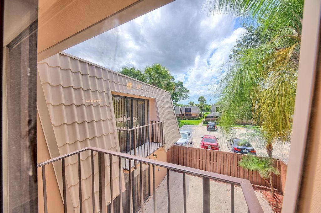 5731 57th Way - Photo 5 of 33