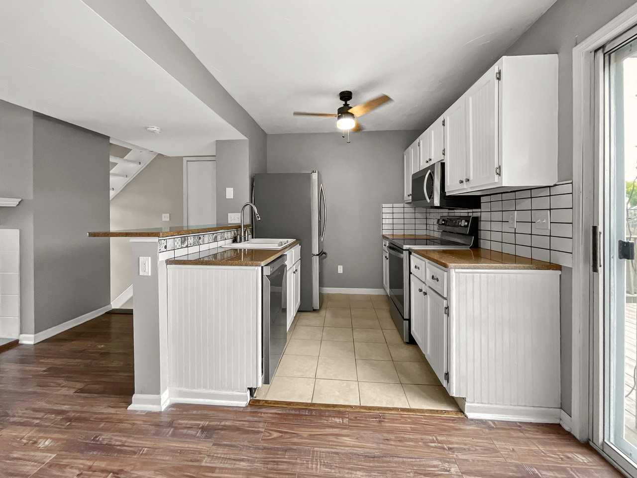 4961 Singleton Dr #TH - Photo 6 of 32