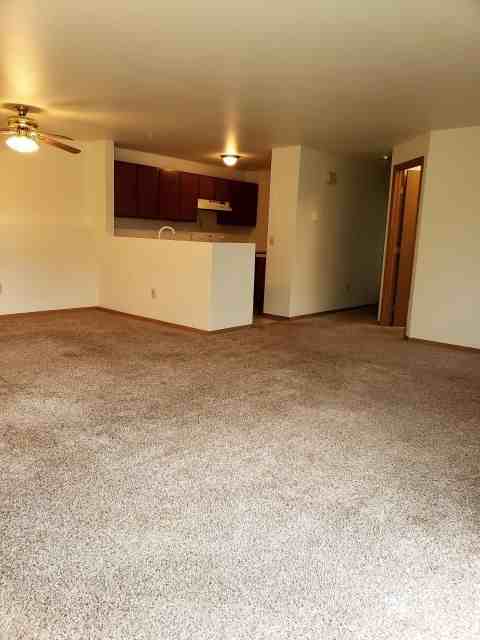 1686 Vuecrest Dr #3 - Photo 2 of 5