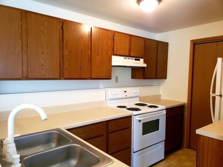 1686 Vuecrest Dr #3 - Photo 3 of 5