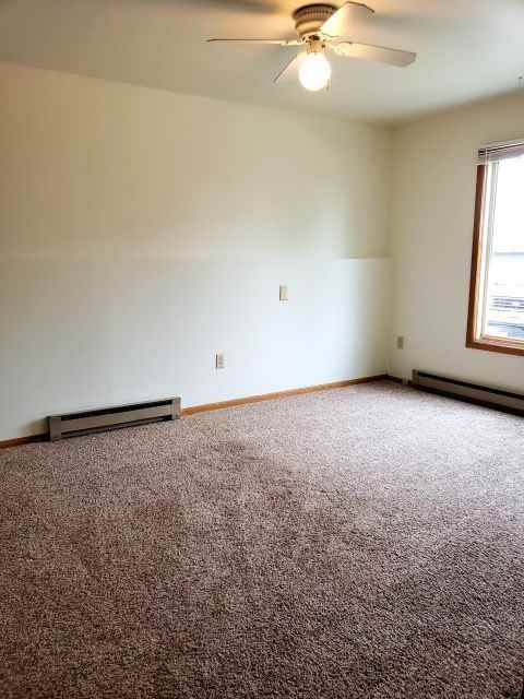 1686 Vuecrest Dr #3 - Photo 4 of 5