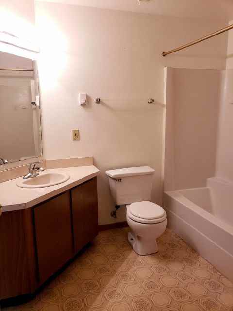 1686 Vuecrest Dr #3 - Photo 5 of 5