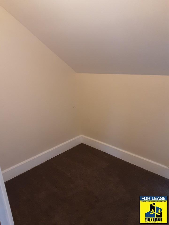 1528 Erie Ave - Photo 3 of 16