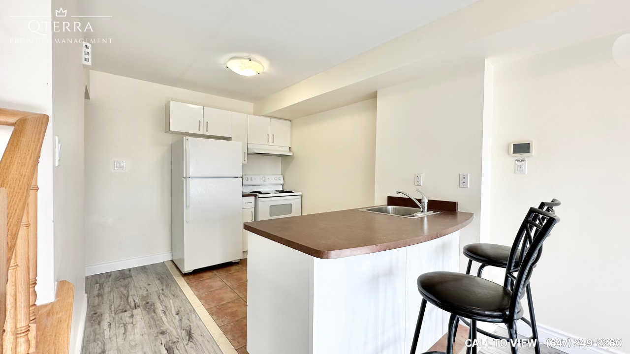 271-306 John St, Thornhill, Ontario L3T 0A7 - Photo 2 of 11