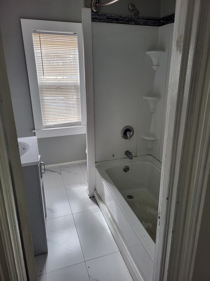 109 Pillsbury St #1 - Photo 3 of 10