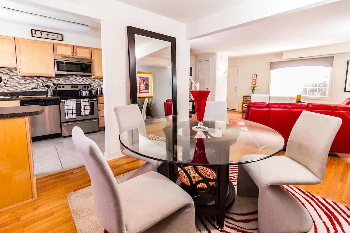 Kingsley Commons Townhouses - Photo 7 of 15